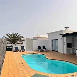 https://villa-mareta.in-canary-islands.com