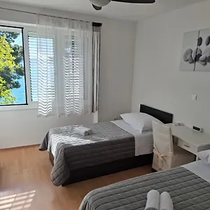 https://barka-zadar.hotelinzadar.com